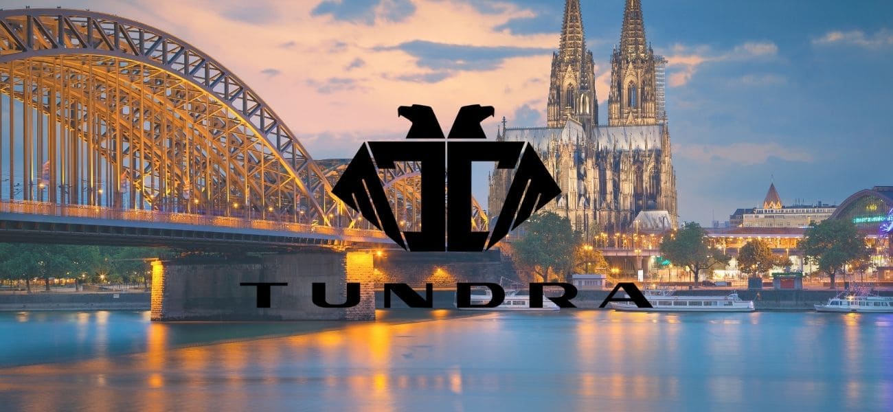 Tundra Sweater, einzigartiger 3D Strick in Premiumqualität made in Germany. Alle Kolektionen sind begrenzt nur in limitierter Stückzahl verfügbar!